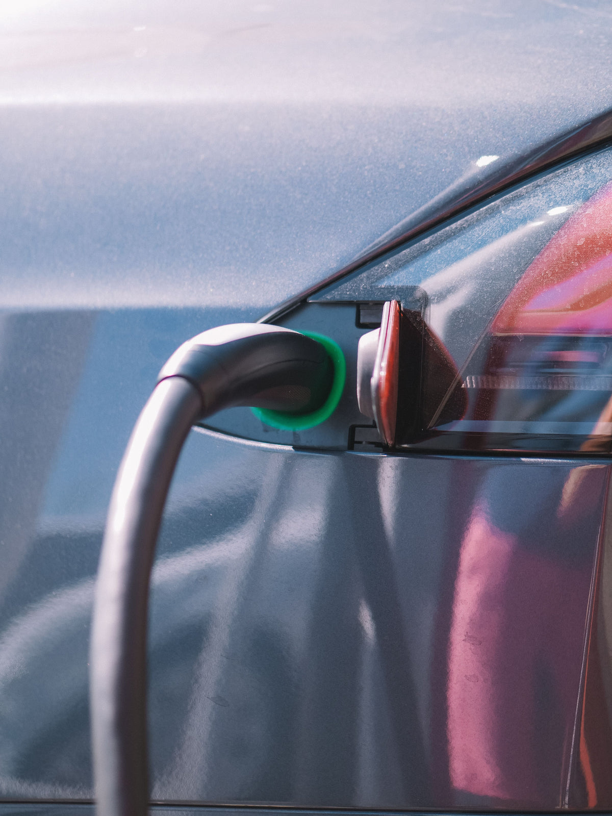 Automobilis iš JAV? Štai ką turite žinoti apie įkrovimą Europoje